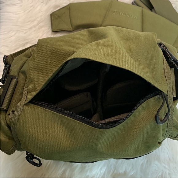 TENBA messenger camera bag small olive green - Picture 5 of 14